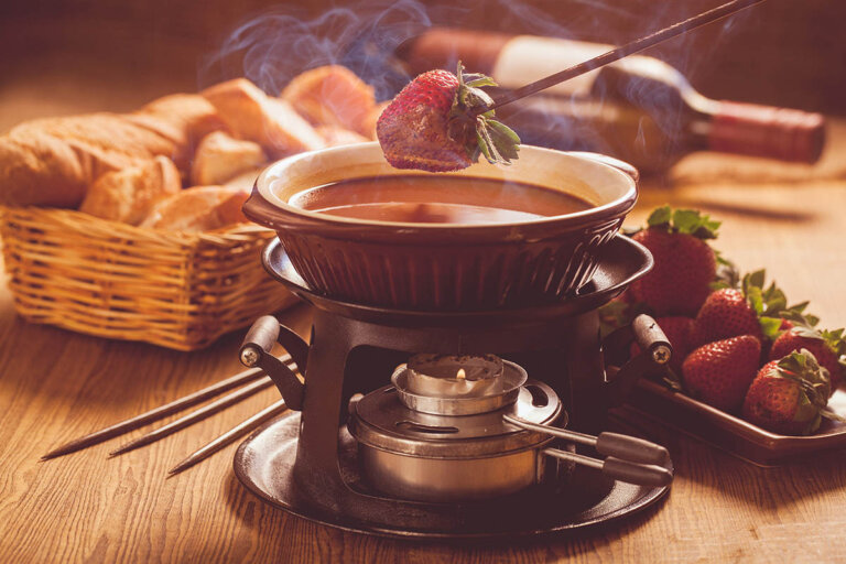 chocolate fondue pot