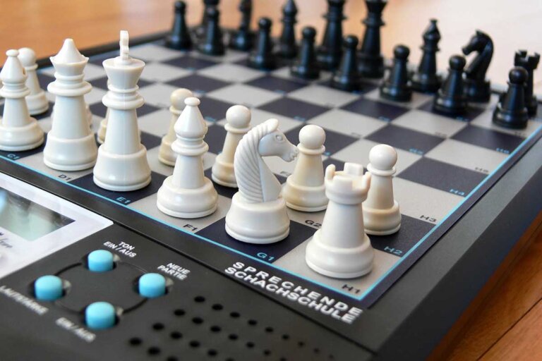 electronic chess game