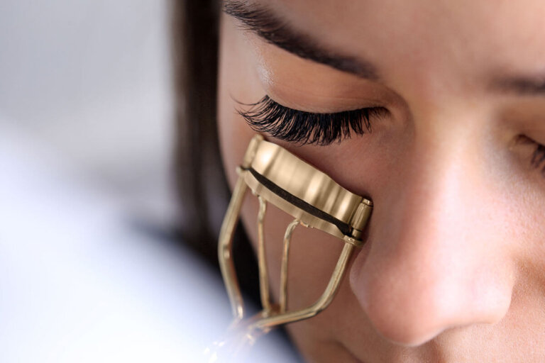 eyelash curler