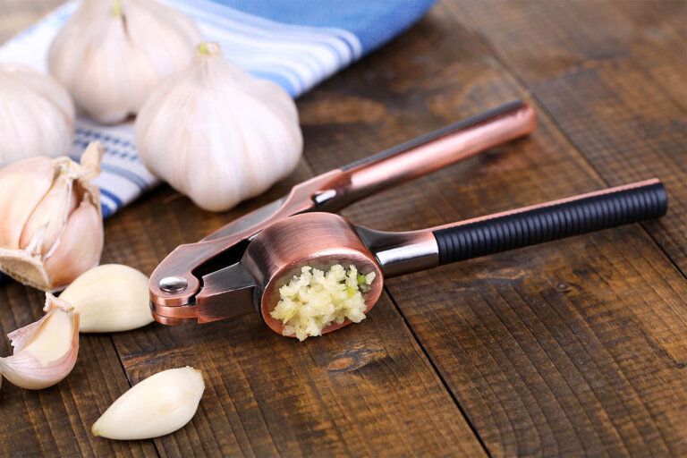 garlic press