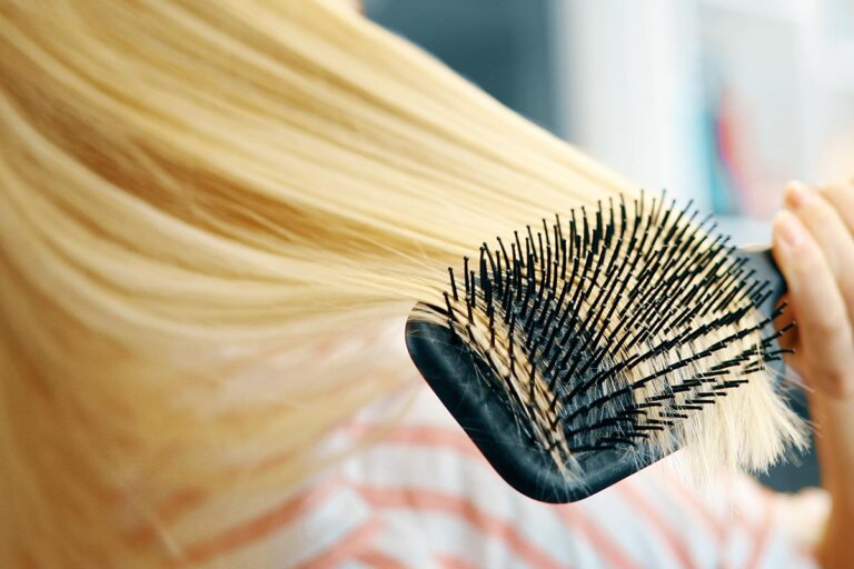 hair straightener brush