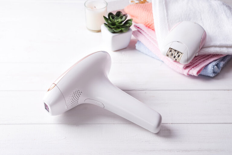 IPL hair removal device