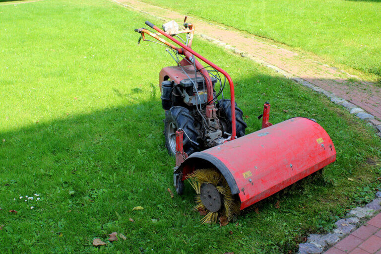 outdoor push sweeper