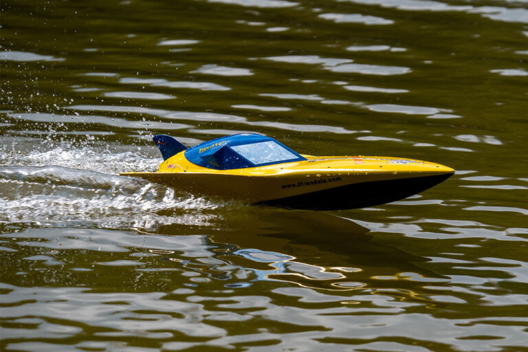 remote control boat