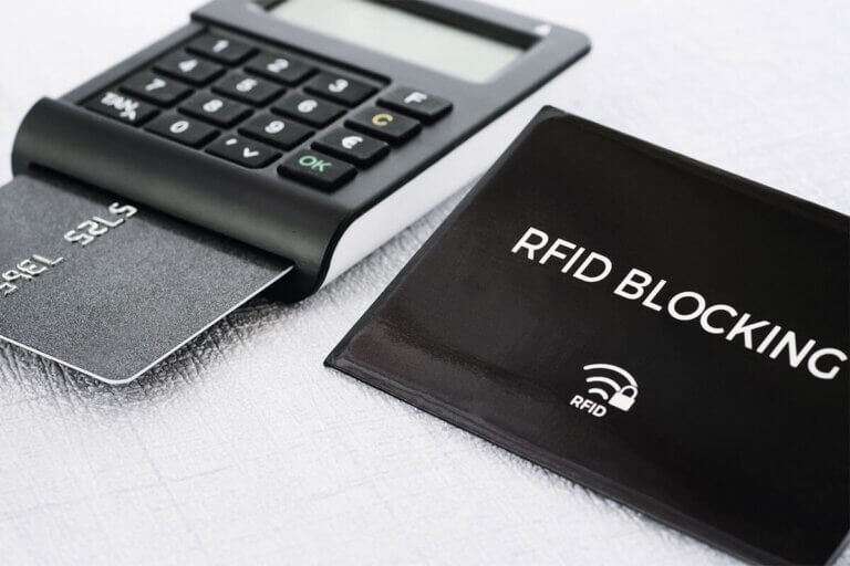 RFID-blocking wallet