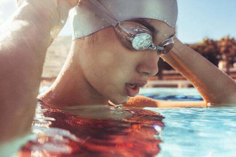 swim goggles