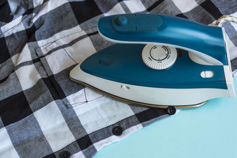 travel iron